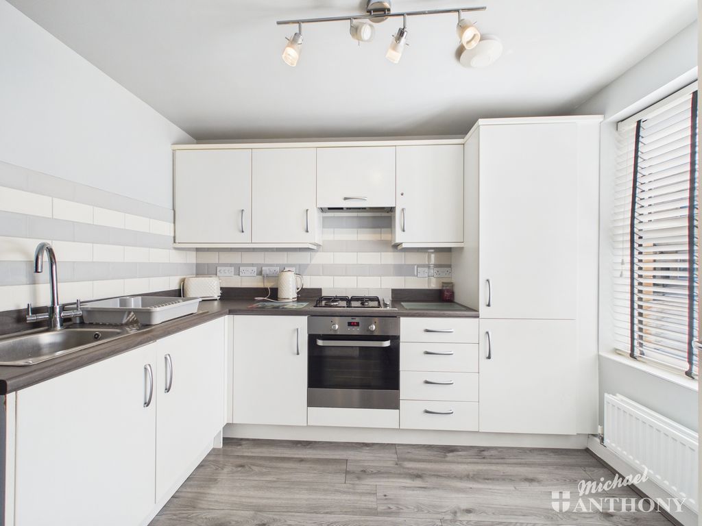 Property photo 2 of 12 Cam02773G0-Pr0425-Still007