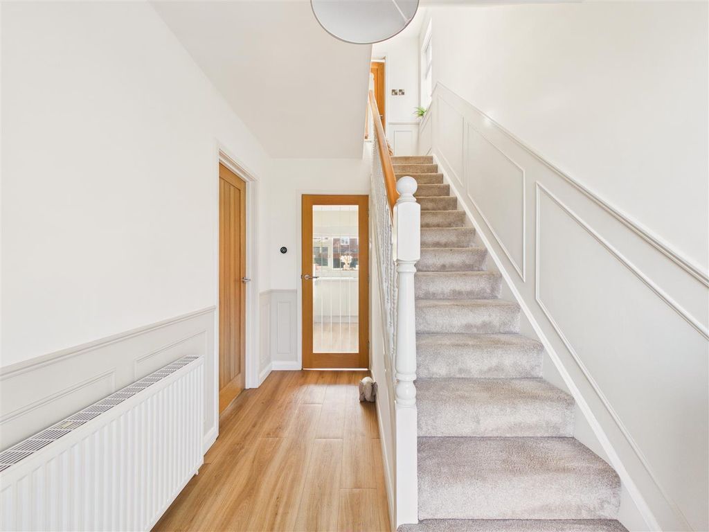 Property photo 3 of 16 Cam05193G0-Pr0129-Still001.Jpg