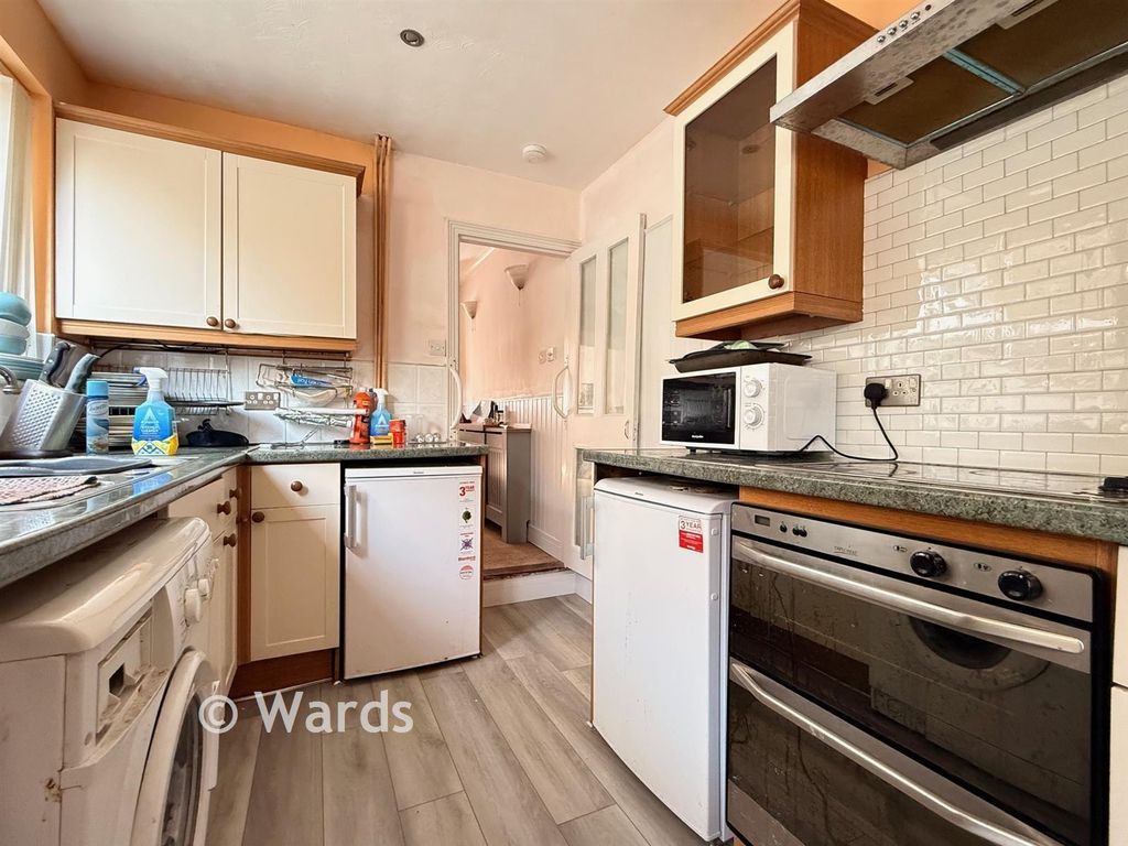 Property photo 3 of 5 Kitchen