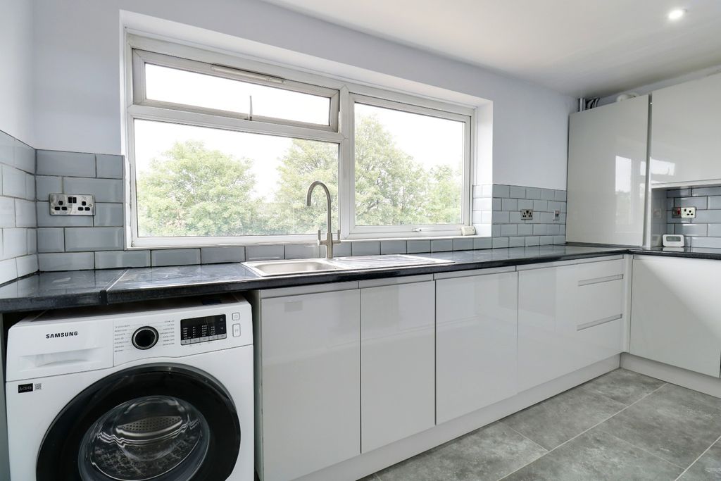 Property photo 3 of 15 5234083
