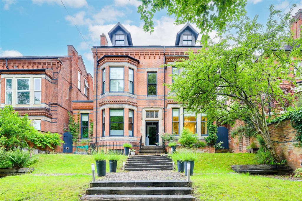 Property photo 1 of 21