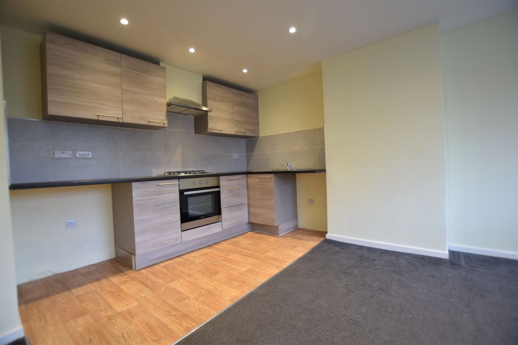 Property photo 1 of 7 Kitchen