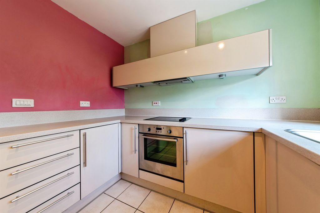 Property photo 3 of 20 Kitchen