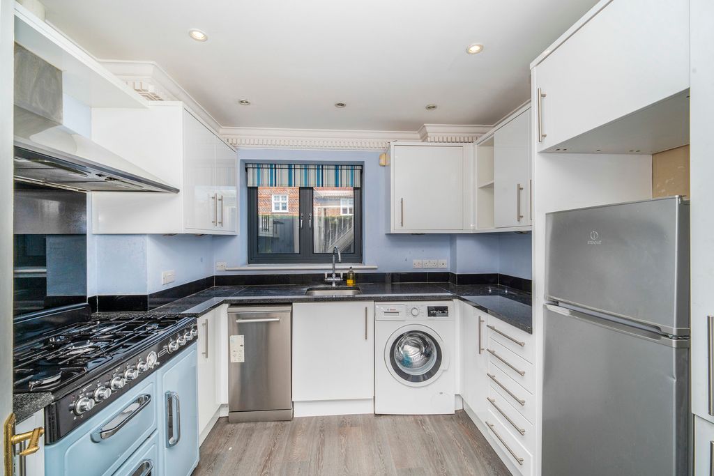 Property photo 2 of 14 Pbox-Img.Jpg