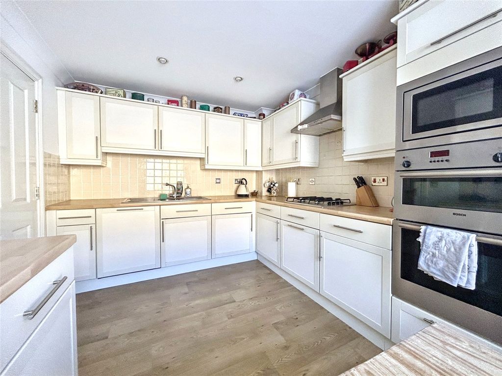 Property photo 3 of 12 Picture No. 12