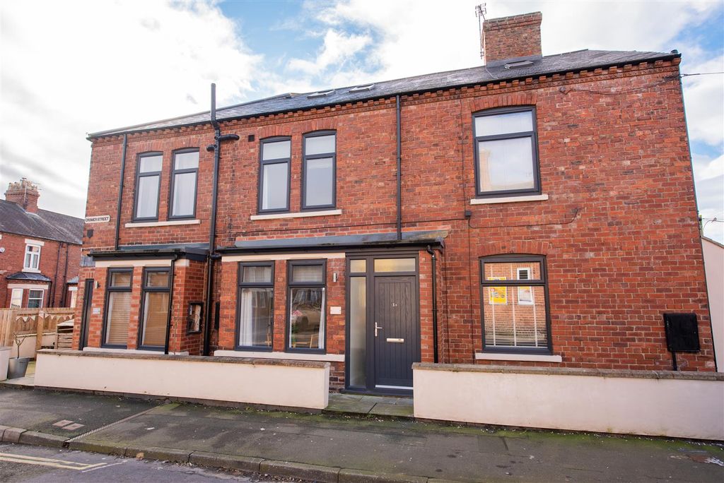1 bed terraced house for sale York