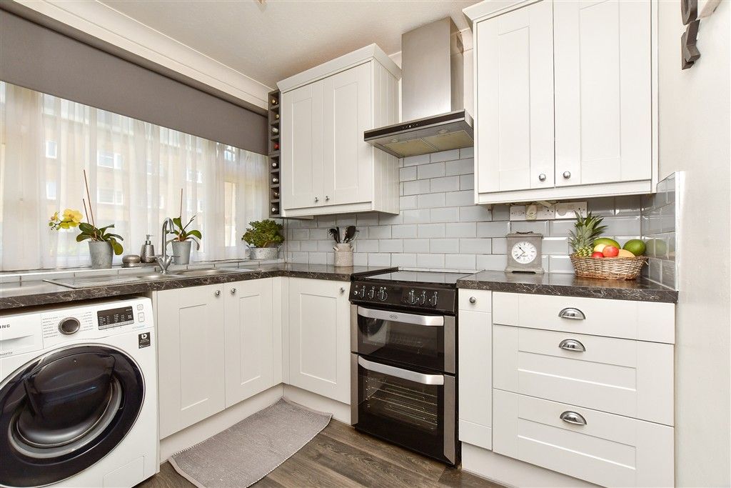 Property photo 3 of 14 Kitchen