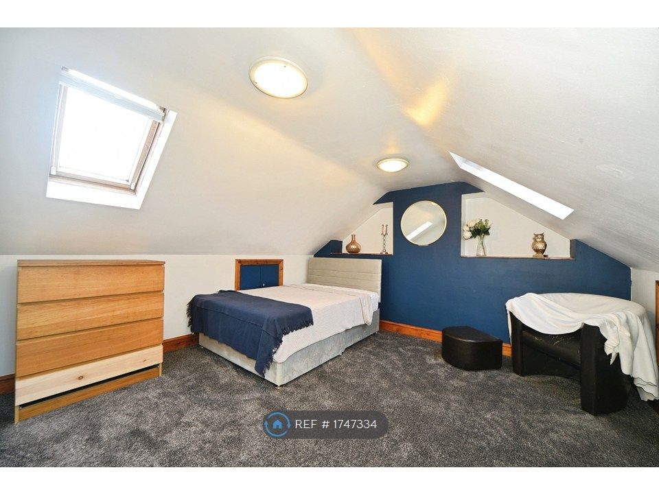 Property photo 2 of 19 Bed 2B