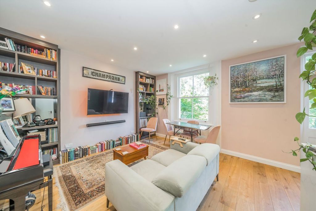 Property photo 2 of 8
