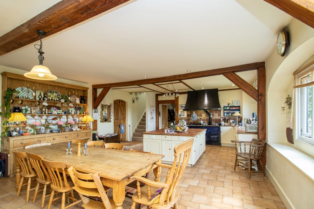 Property photo 2 of 31 Img_7470