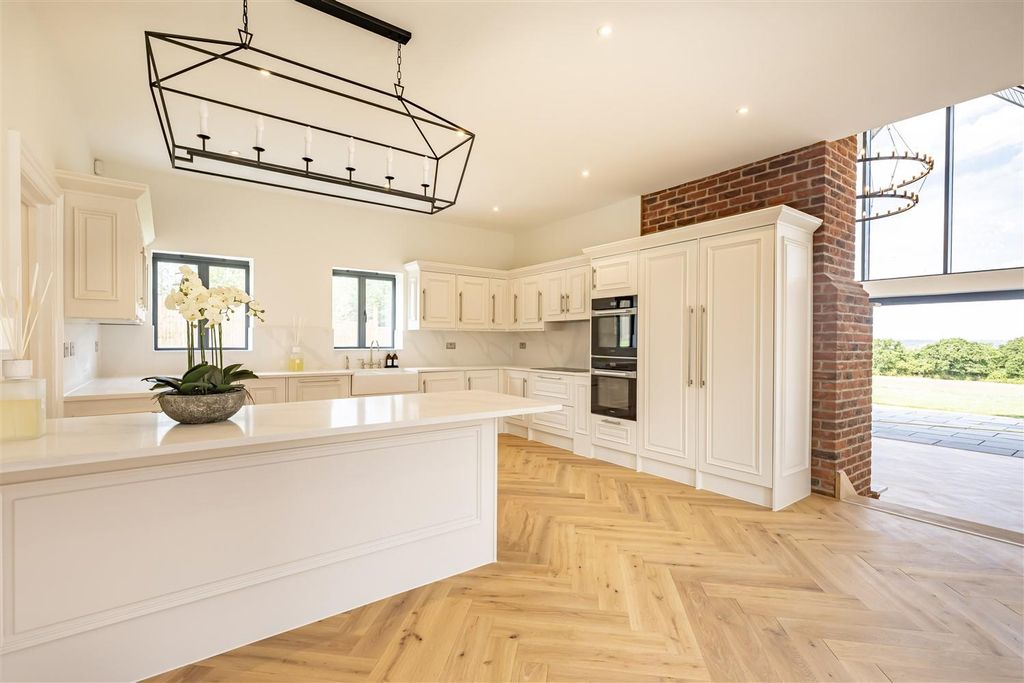 Property photo 2 of 20 1 Manor Farm (2).Jpg