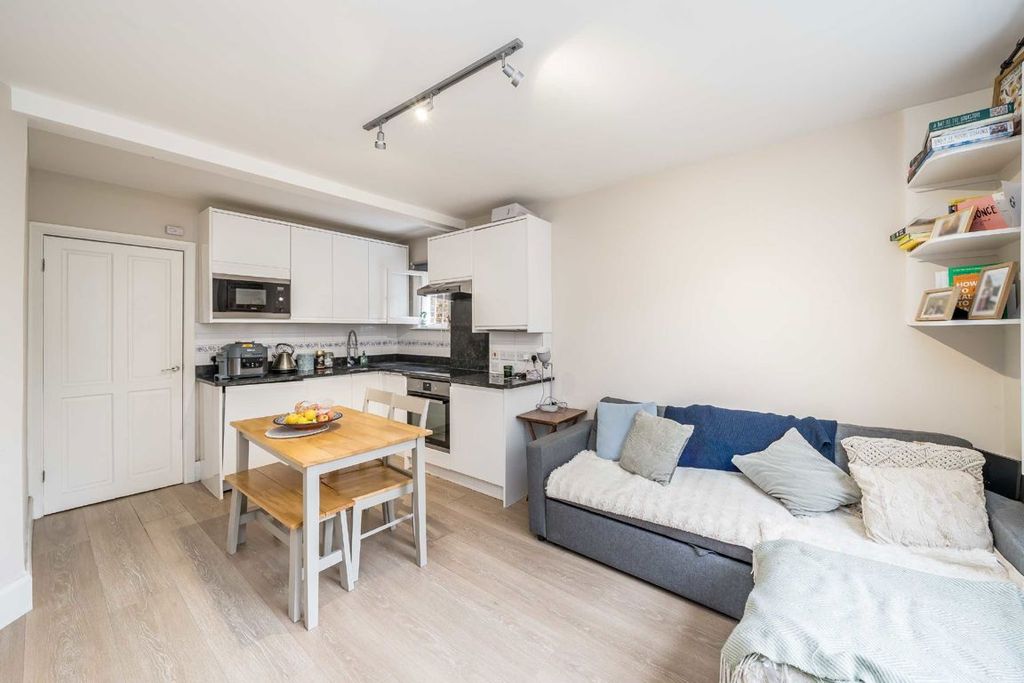 Property photo 2 of 5