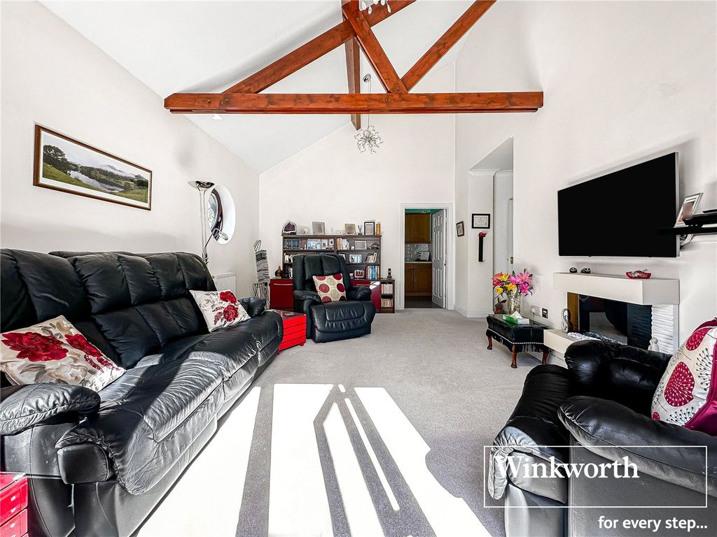 Property photo 3 of 14 Picture No. 17
