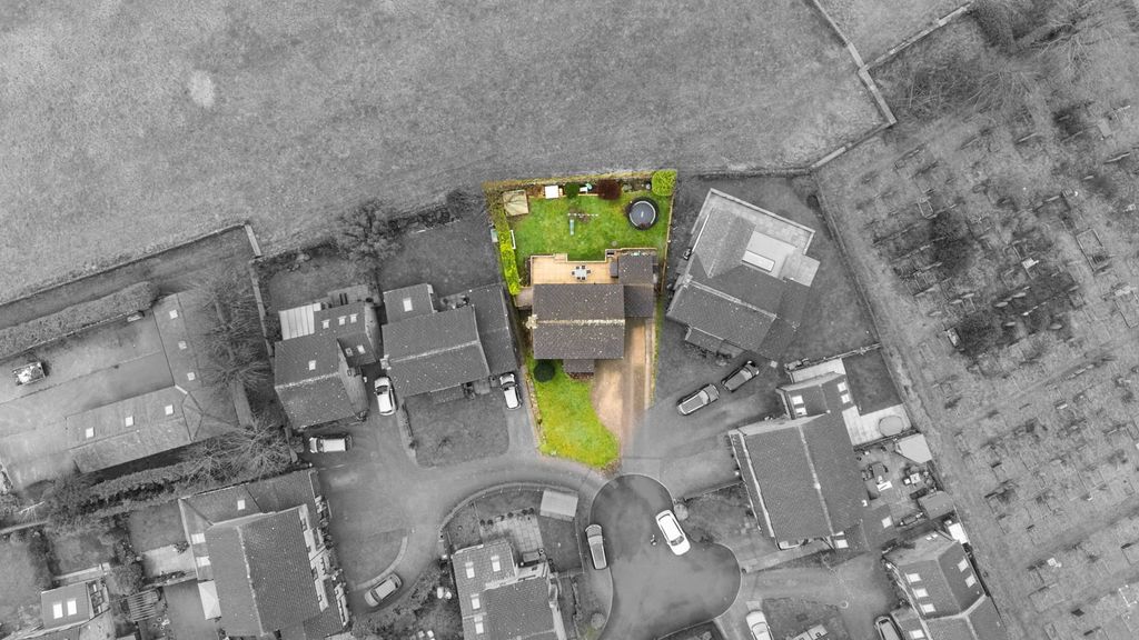 Property photo 2 of 27