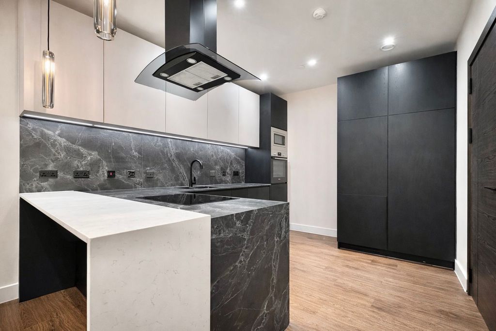 Property photo 2 of 14 Kitchen