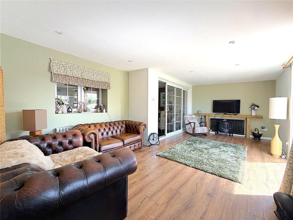 Property photo 3 of 20 Picture No. 30
