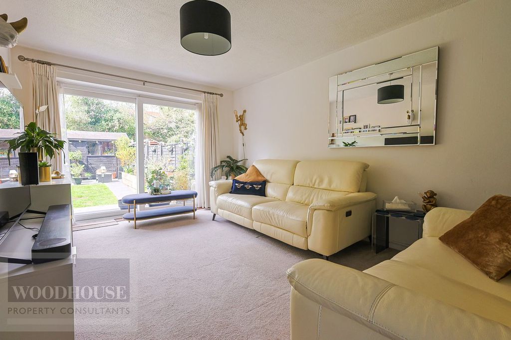 Property photo 2 of 39