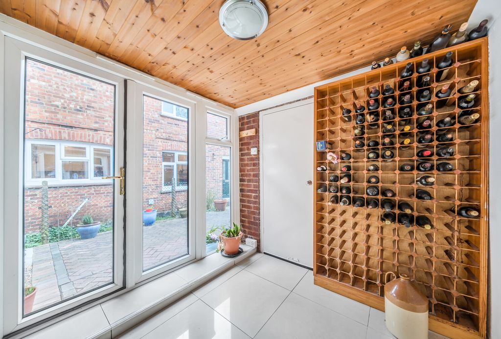 Property photo 3 of 19 1387019-18-693Fef...