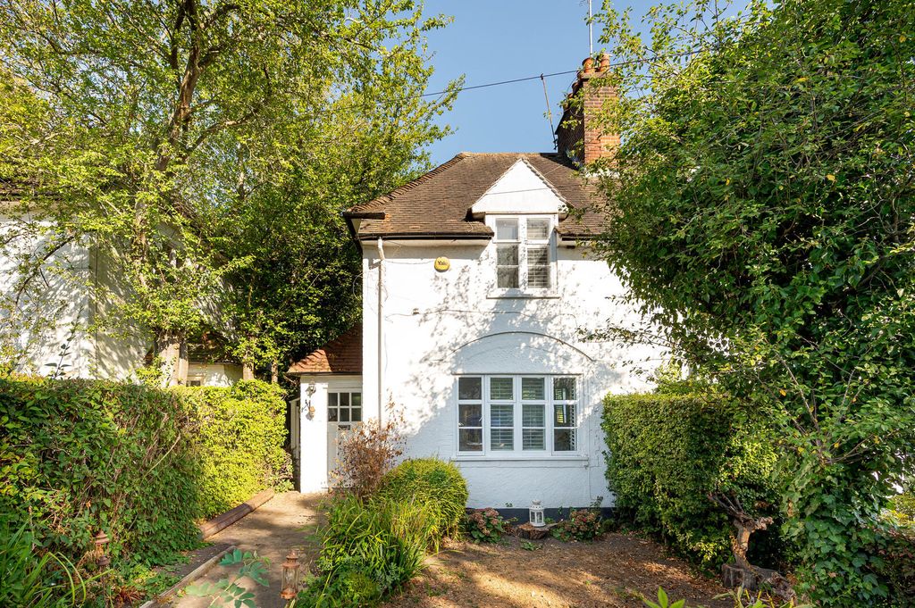 Property photo 3 of 11