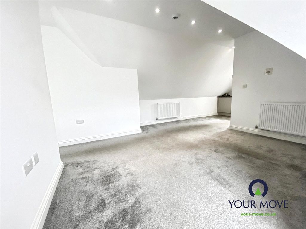 Property photo 3 of 11 Lounge Area