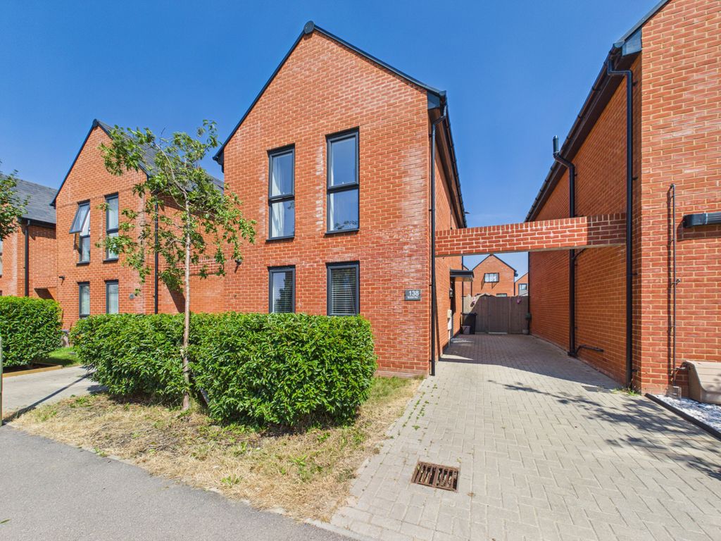 Property photo 1 of 9 3 Bedroom Detached House For Sale