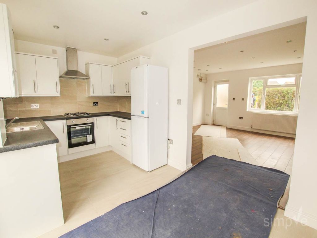 Property photo 3 of 14 1