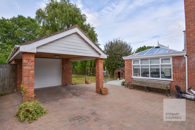 Property photo 3 of 20 Garage And Car Port