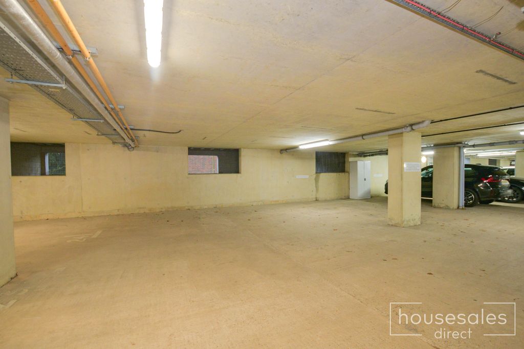 Property photo 3 of 14