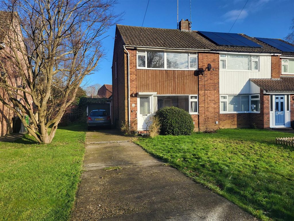 Property photo 1 of 11 Front