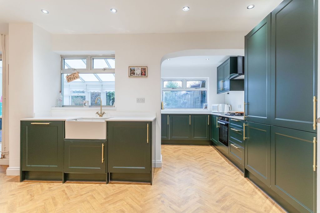 Property photo 3 of 23