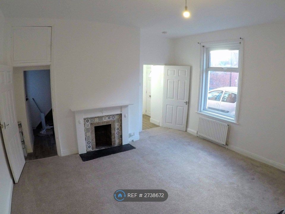 Property photo 3 of 9 Living Room