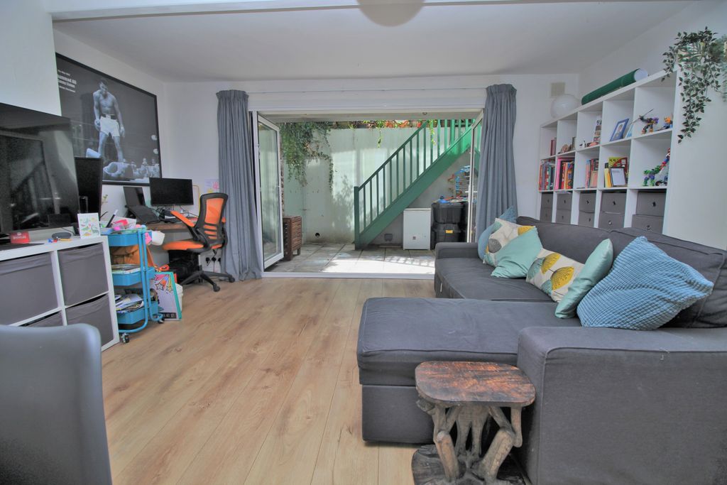 Property photo 2 of 28 12