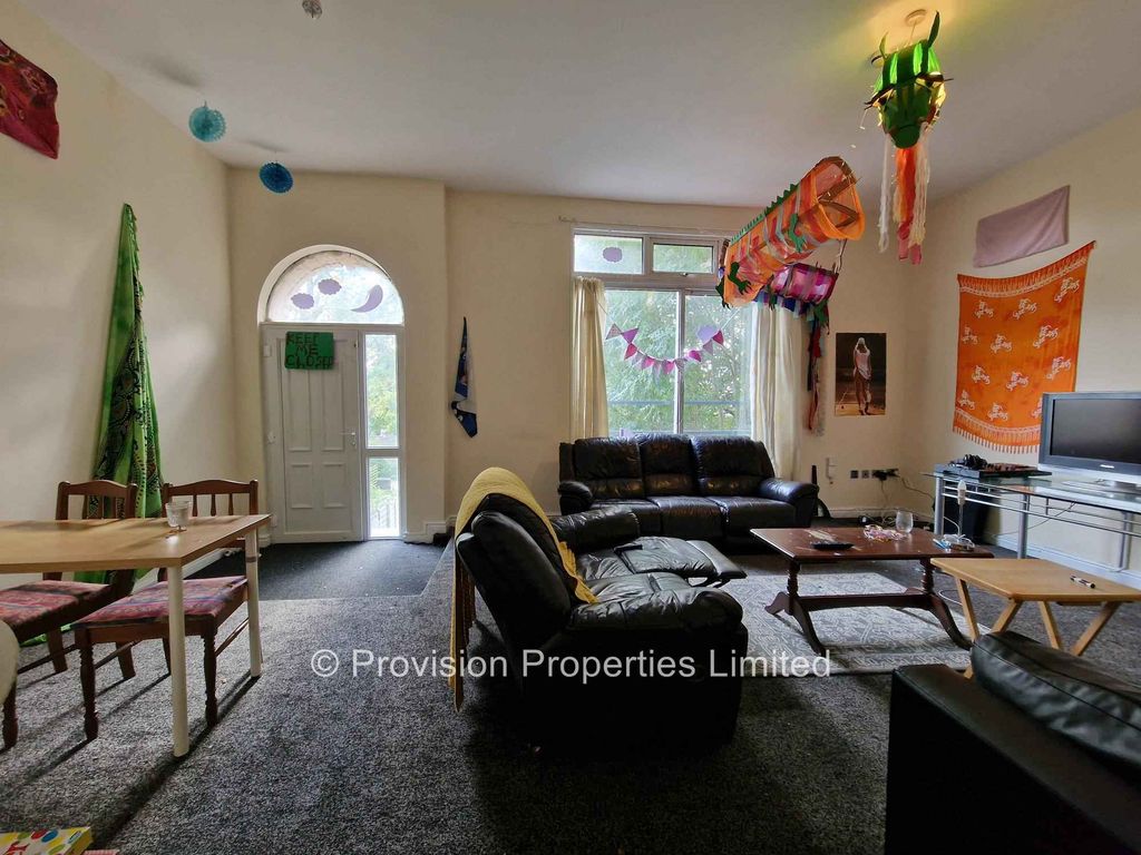 Property photo 1 of 18 Photo