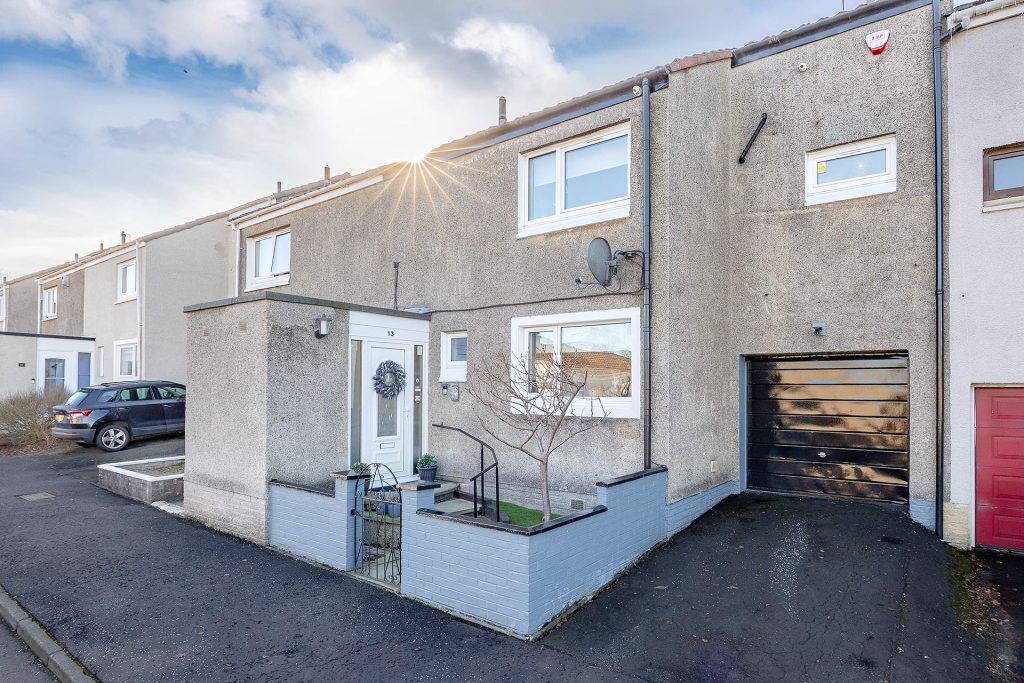 Property photo 1 of 32