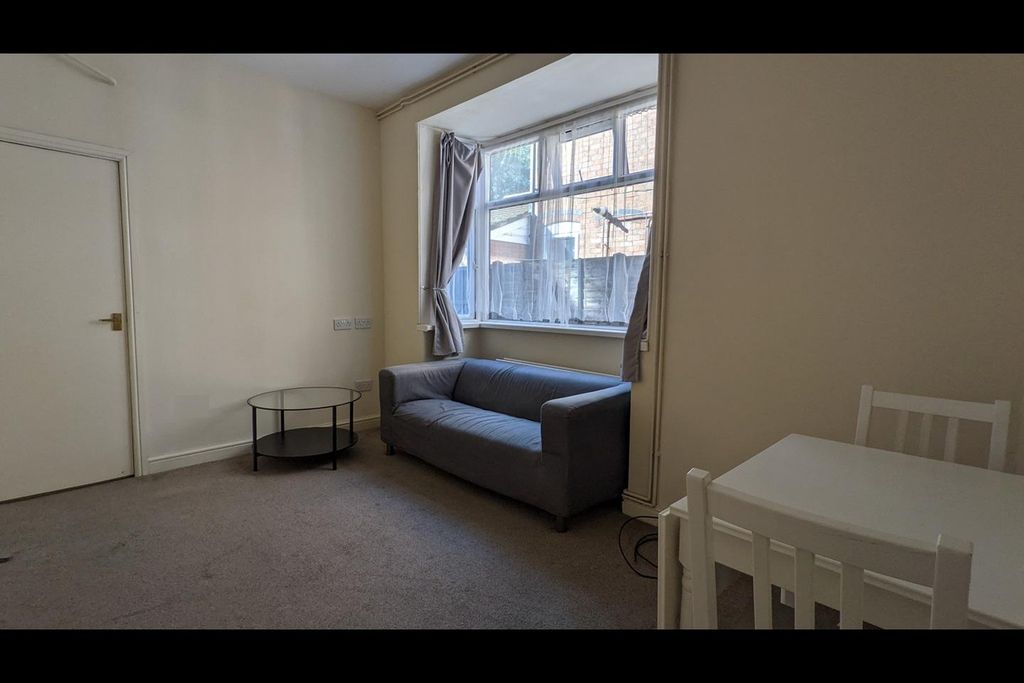 Property photo 1 of 11 Photo 0