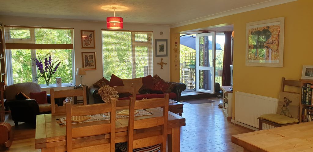 Property photo 2 of 12 Image
