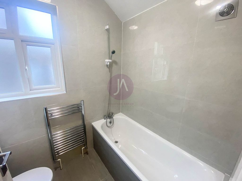 Property photo 3 of 15 Picture No. 04