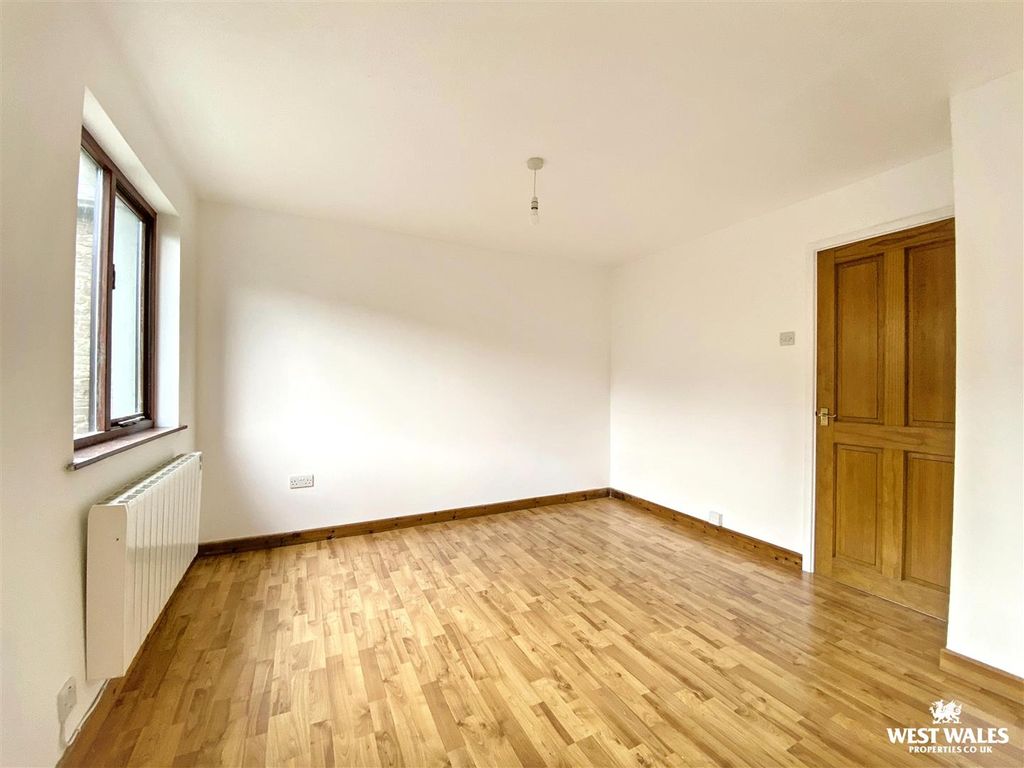 Property photo 3 of 15 Img_9761.Jpg