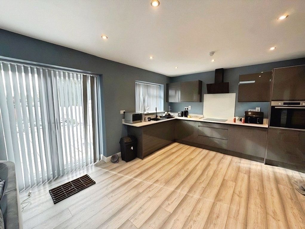 Property photo 2 of 17 Picture No. 25