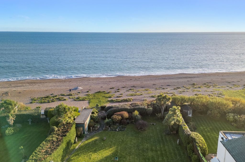 Property photo 2 of 21