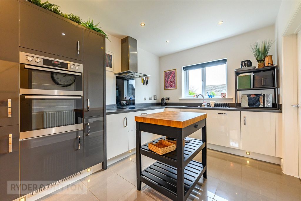 Property photo 3 of 34 Kitchen Diner