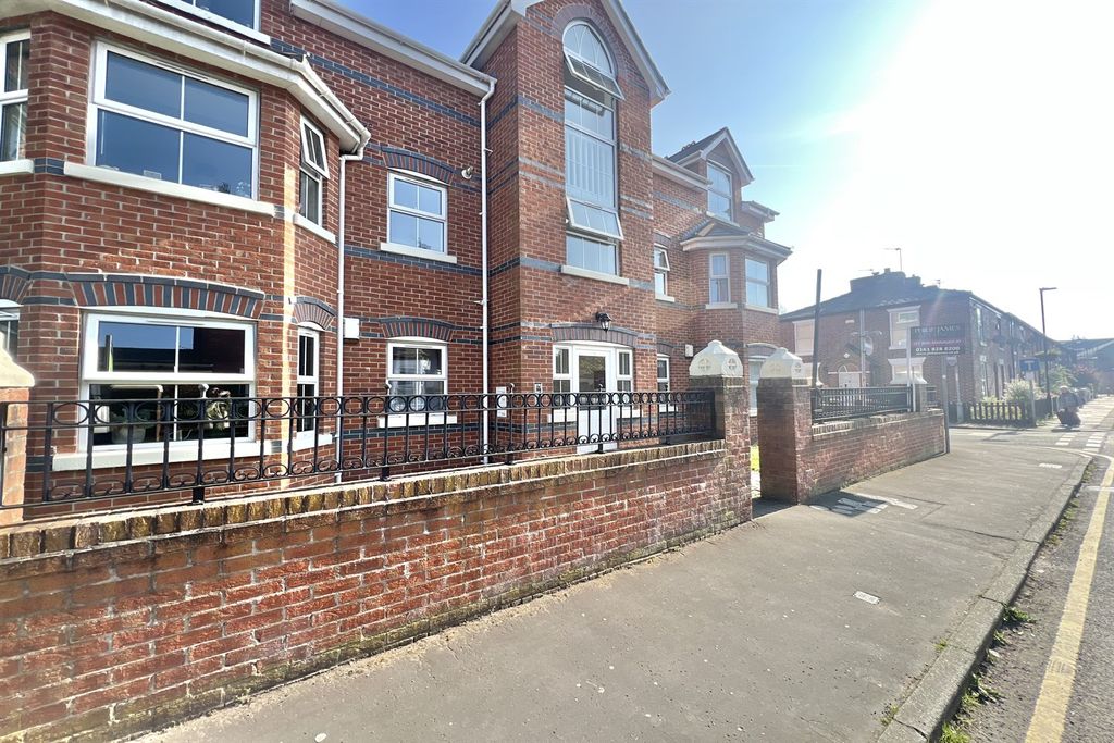 Property photo 1 of 9 (Main)