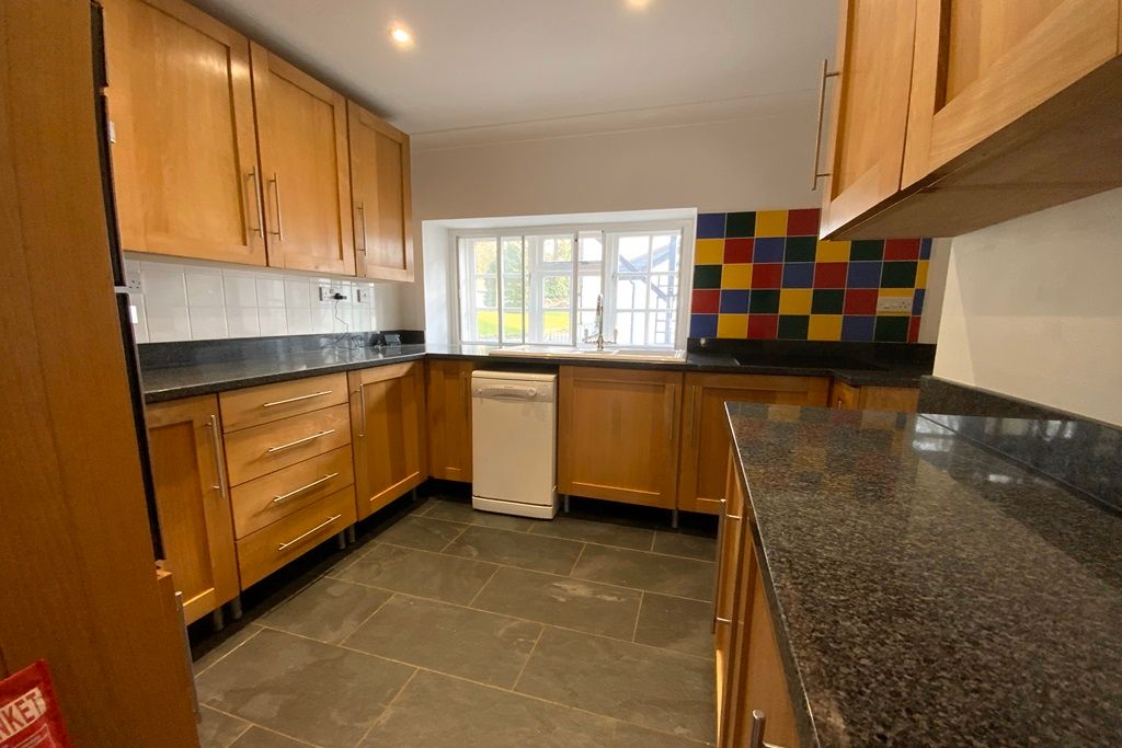 Property photo 2 of 33 Kitchen