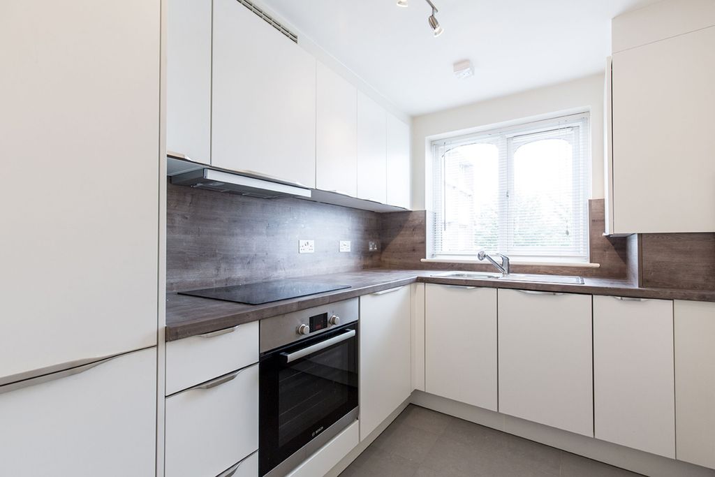 Property photo 1 of 11 Kitchen (Example)