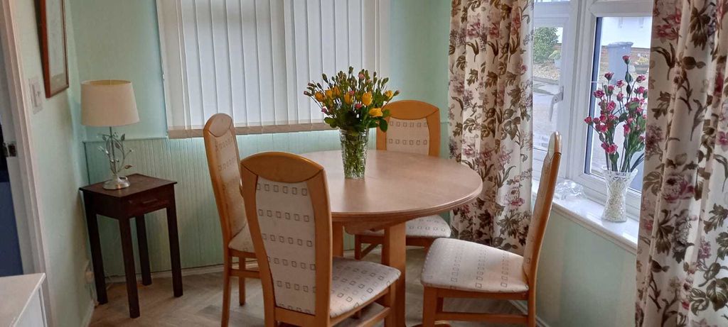 Property photo 3 of 14 Dining Area