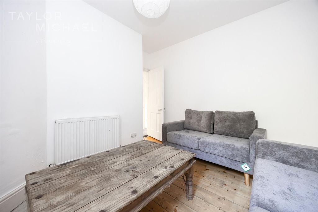 Property photo 2 of 15 Living Room