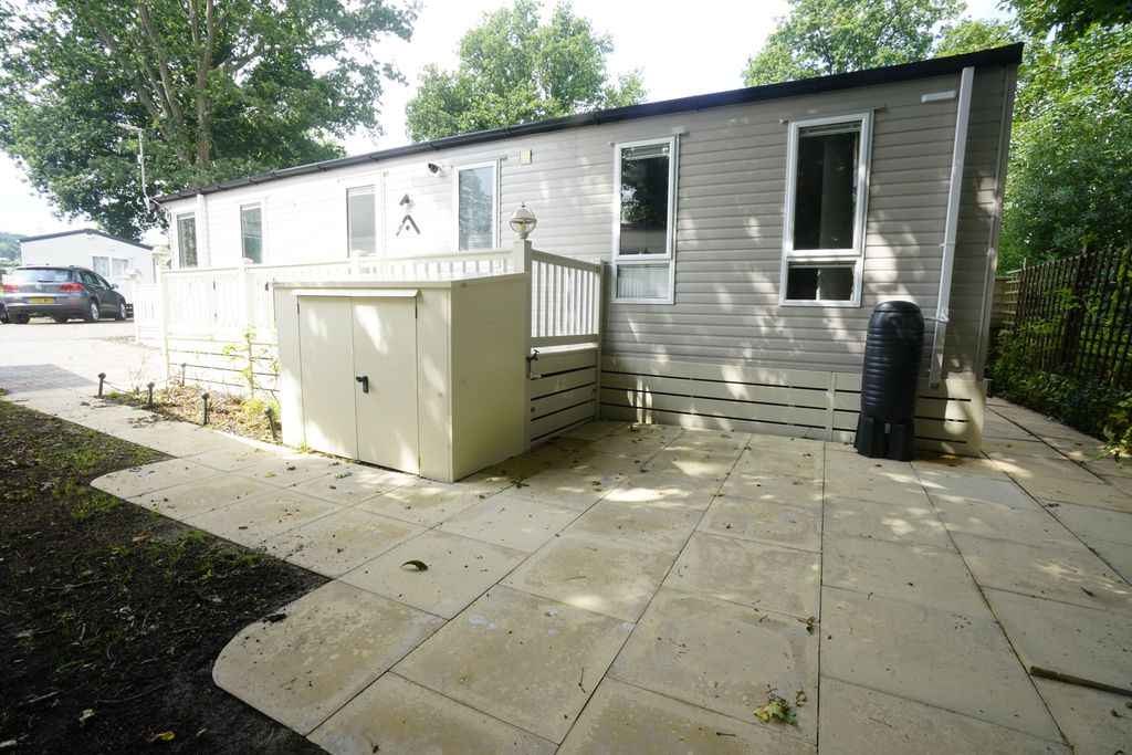 Property photo 2 of 26