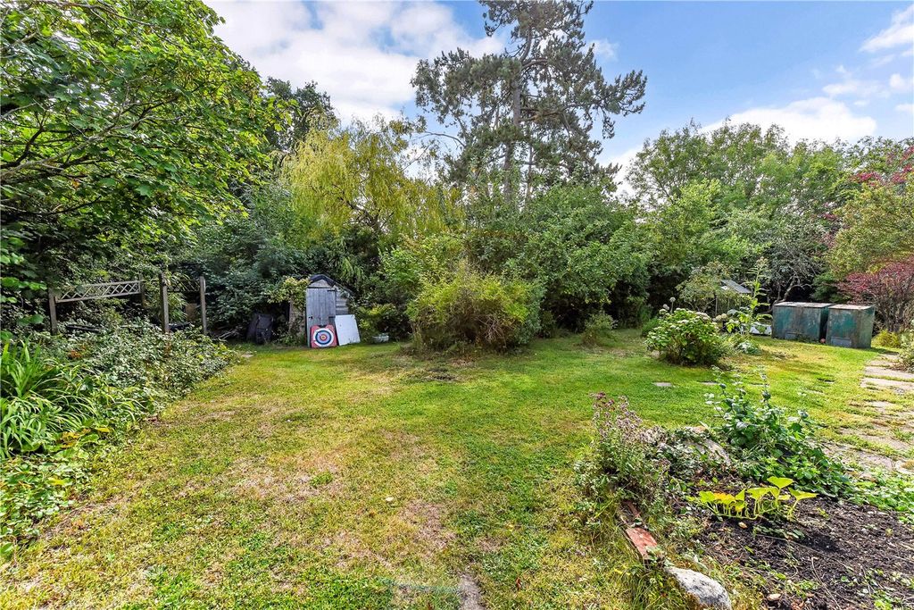 Property photo 3 of 11 Garden