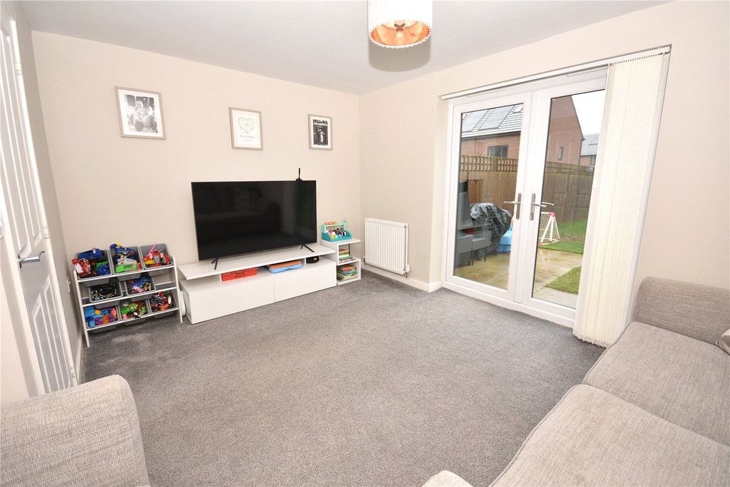 Property photo 2 of 14 Picture No. 04