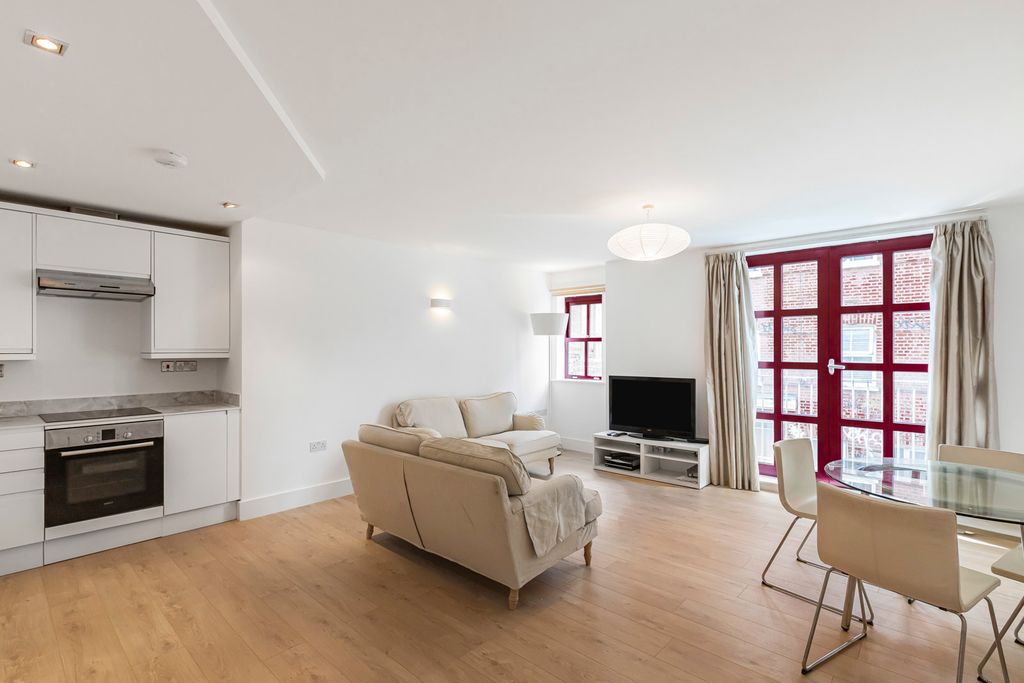Property photo 1 of 17 Reception Room